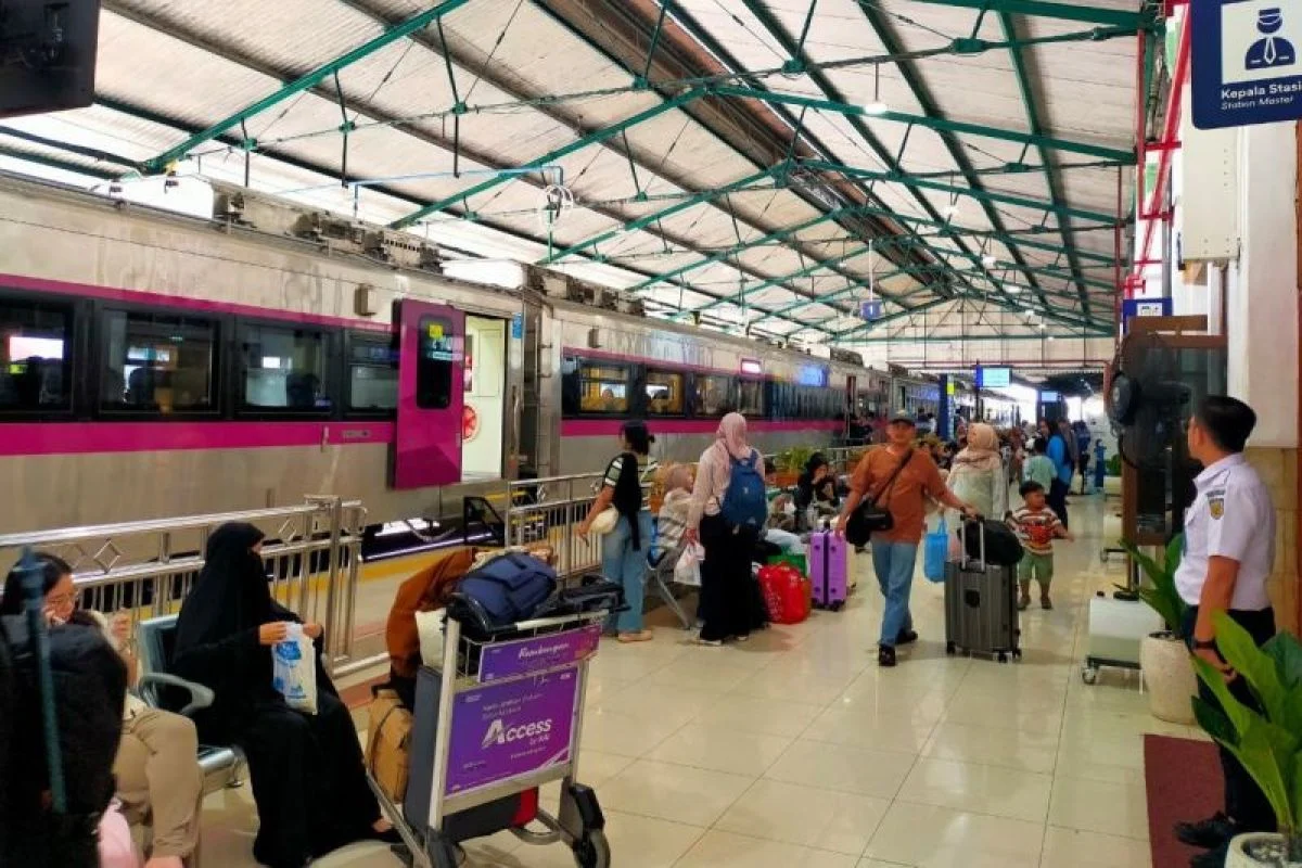 Arus Balik Lebaran 2026 - KAI Catat Mobilitas Penumpang Masih Tinggi