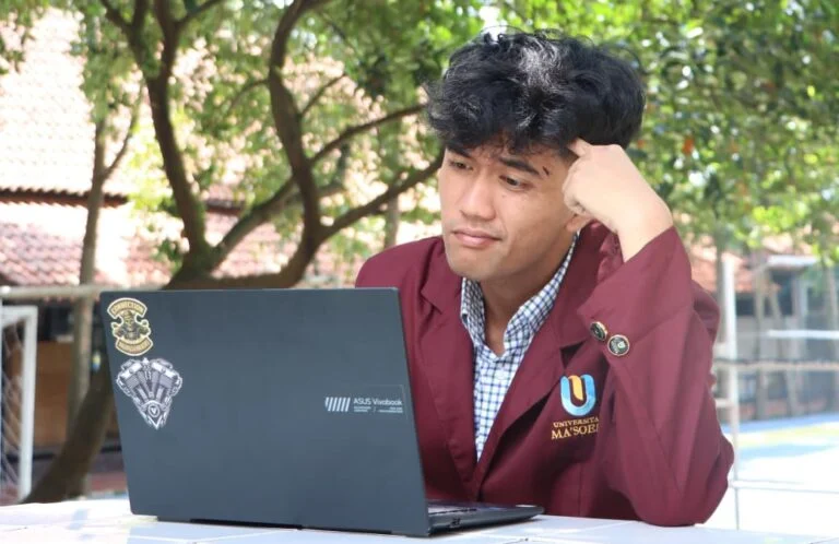 Gelar Sarjana Tidak Cukup: Skill dan Sertifikasi Jadi Kunci Sukses Kerja 2026