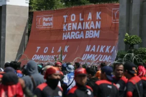Jangan Timbun BBM, DPR Pastikan Tidak Ada Kenaikan Harga April 2026
