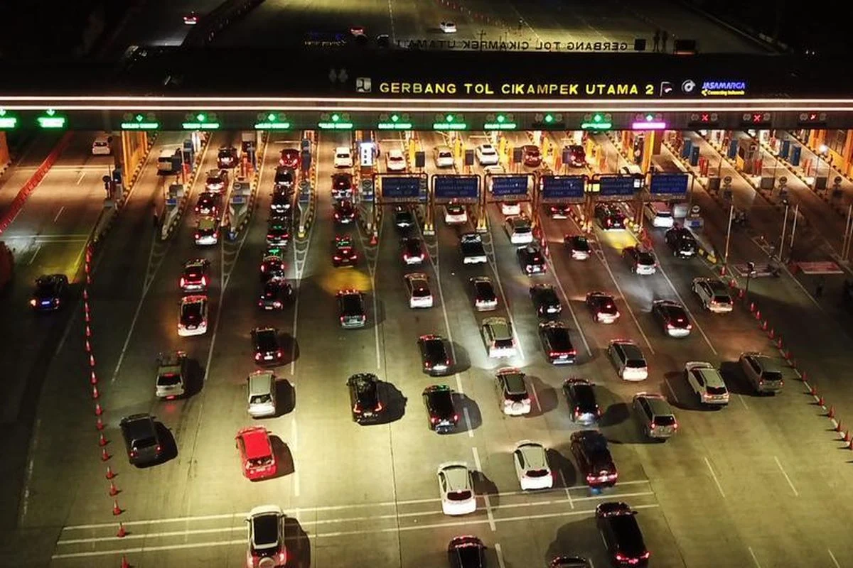 Kemacetan GT Cikampek: 2,56 Juta Kendaraan Masuk Jakarta, 385 Ribu Belum Kembali