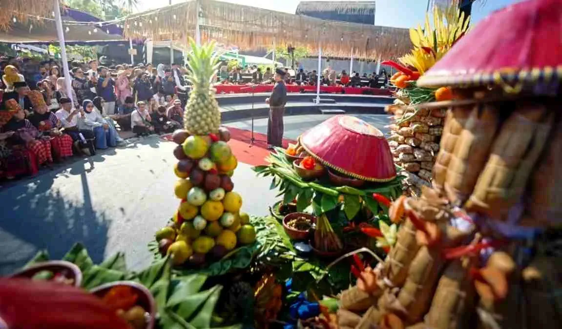 Lebaran Topat Lombok: Tradisi Budaya yang Memikat Wisatawan Dunia