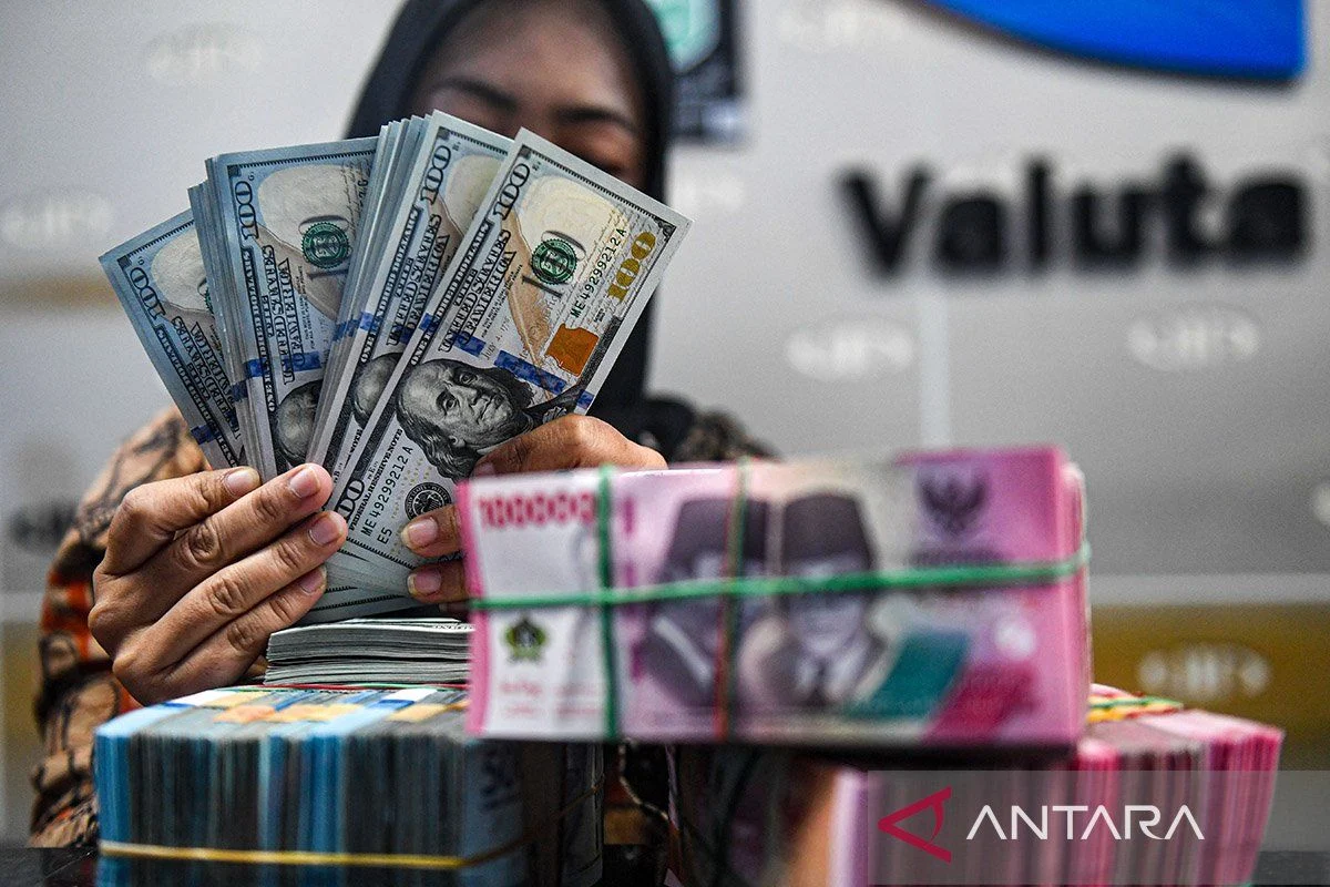 Rupiah Tertekan! Ini Update Terbaru Kurs Dolar AS vs Rupiah