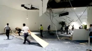 Atap Terminal 3 Bandara Soekarno-Hatta Ambrol Saat Hujan Lebat