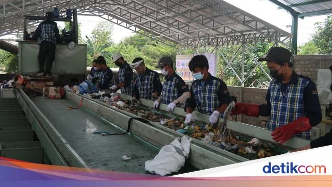 Eco-enzyme Komunitas Angen: Inovasi Olah Sampah Mandiri di 2026