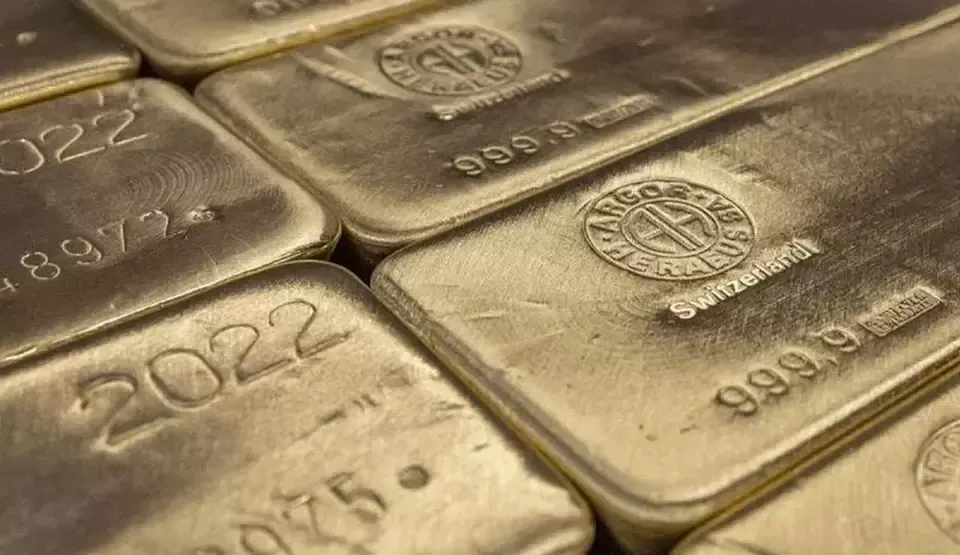 Harga Emas Catat Penurunan Terburuk Sejak 2013: Analisis Pasar 2026