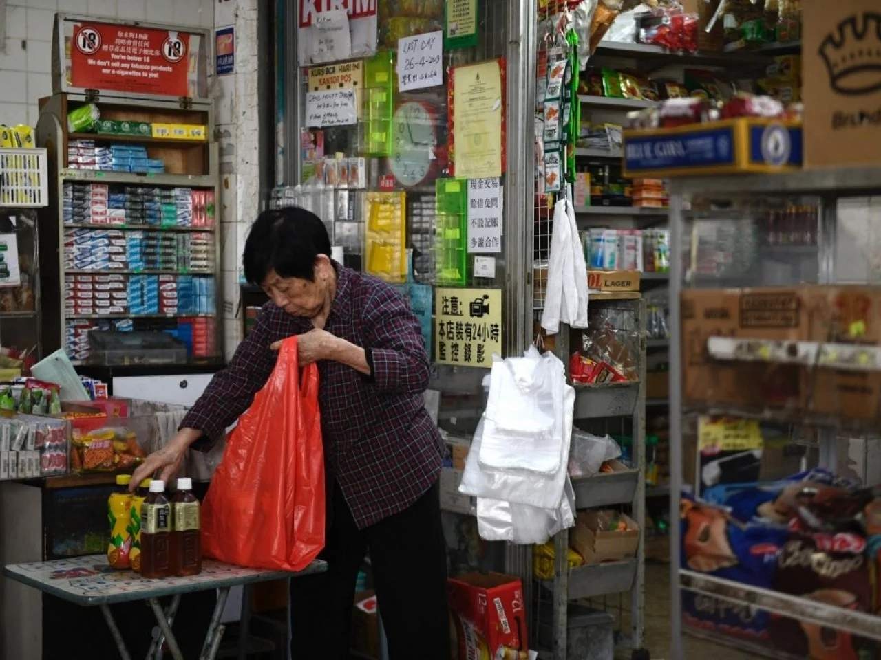 Harga plastik naik jadi momentum inovasi bagi warga