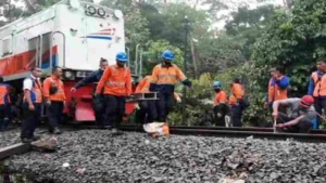 KA Bangunkarta Anjlok di Bumiayu Berhasil Dievakuasi