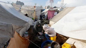 Masyarakat di Tenda Pengungsian Kini Kurang 0,1 Persen