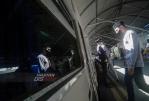 Penumpang Kereta Lebaran Jadi Primadona di Surabaya Rail