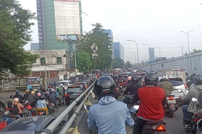 Penyebab tewasnya 4 pekerja di TB Simatupang Terungkap
