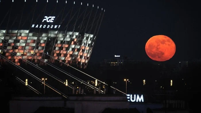 Pink Moon 2026: Cara Melihat Fenomena Langit Awal April
