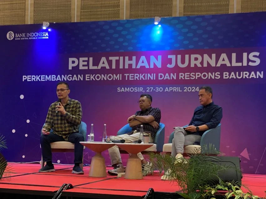 Rupiah Bangkit Menguat Setelah Tinggalkan Level Rp17 Ribu